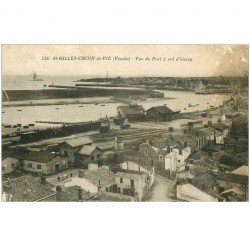 carte postale ancienne 85 SAINT GILLES CROIX DE VIE. Le Port 1930 en l'état