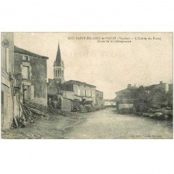 carte postale ancienne 85 SAINT HILAIRE DE VOUST. Entrée du Bourg Route Châtaigneraie. Carte vierge