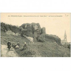 carte postale ancienne 85 TIFFAUGES. Château de Gilles de Retz dit Barbe Bleue et Tour Renaudière 1915
