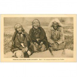 carte postale ancienne CANADA. Un concours de Beauté au Lac Caribou. Fumeuses de pipes