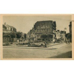 carte postale ancienne 14 DEAUVILLE. La Plage Fleurie et les Cabines