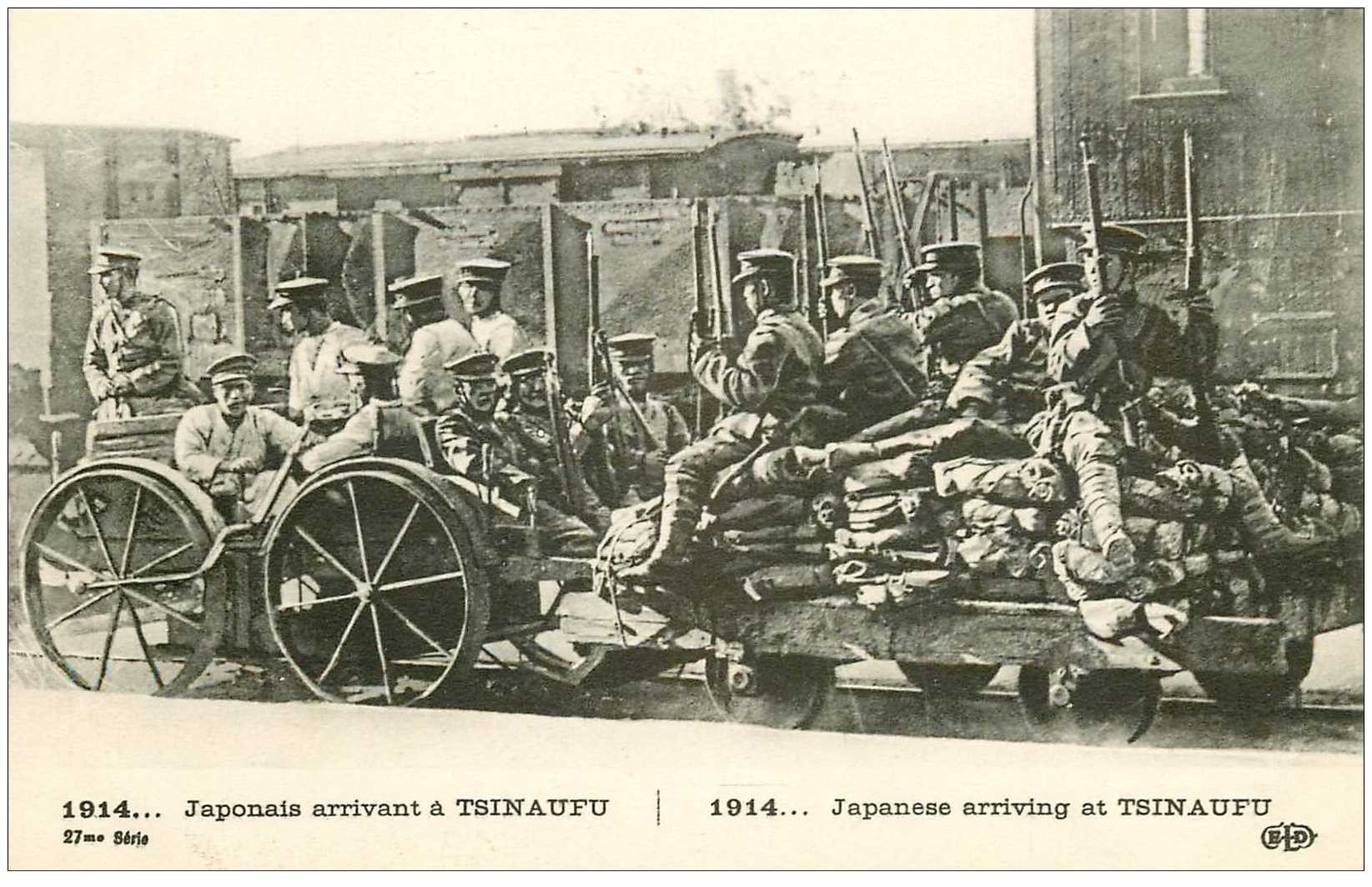 JAPON. Japonais arrivant à Tsinaufu en Train