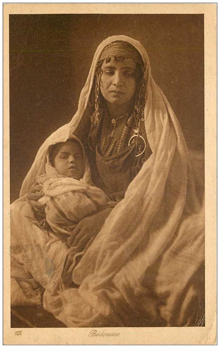 carte postale ancienne Liban Syrie. BEYROUTH. Superbe Bédouine et son enfant 1923