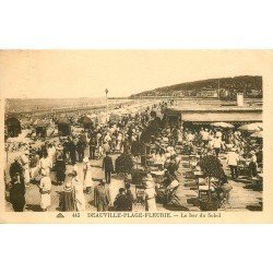 carte postale ancienne 14 DEAUVILLE. Les Nouveaux Bains l'Atrium Femmes et Hommes en costume de bains 1921