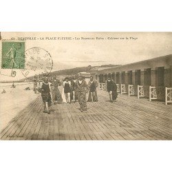 carte postale ancienne 14 DEAUVILLE. Le Bar Américain sur la Plage 1928