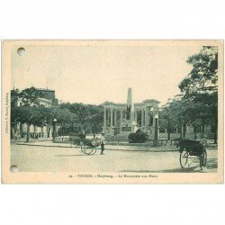 carte postale ancienne Viêt-Nam. TONKIN. Haïphong Monument aux Morts 1934 avec Pousse Pousse