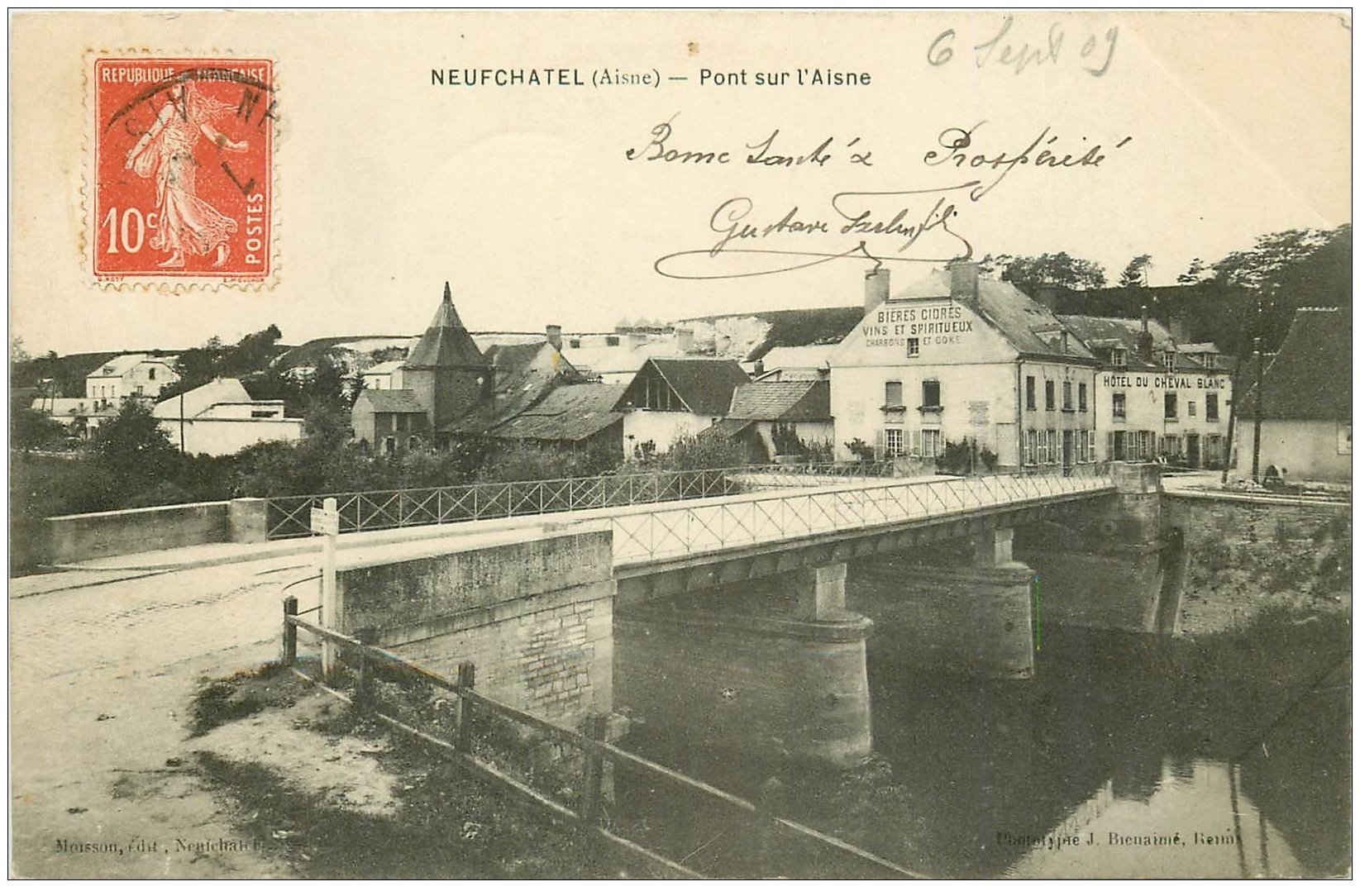 carte postale ancienne 02 NEUFCHATEL-SUR-L'AISNE. Pont 1909. Hôtel Cheval Blanc