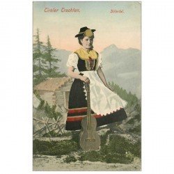 carte postale ancienne AUTRICHE OSTERREICH. Tiroler Trachten Zillertal. Femme guitariste