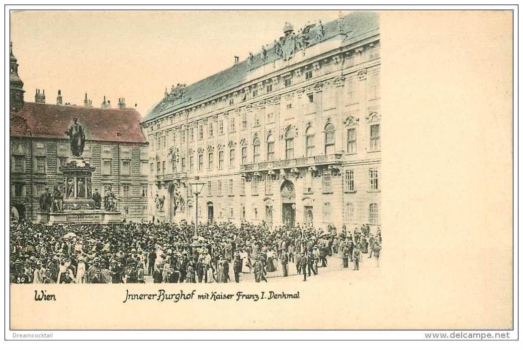 carte postale ancienne WIEN VIENNE. Innerer Burghof mit Kaiser Franz I. Denkmal