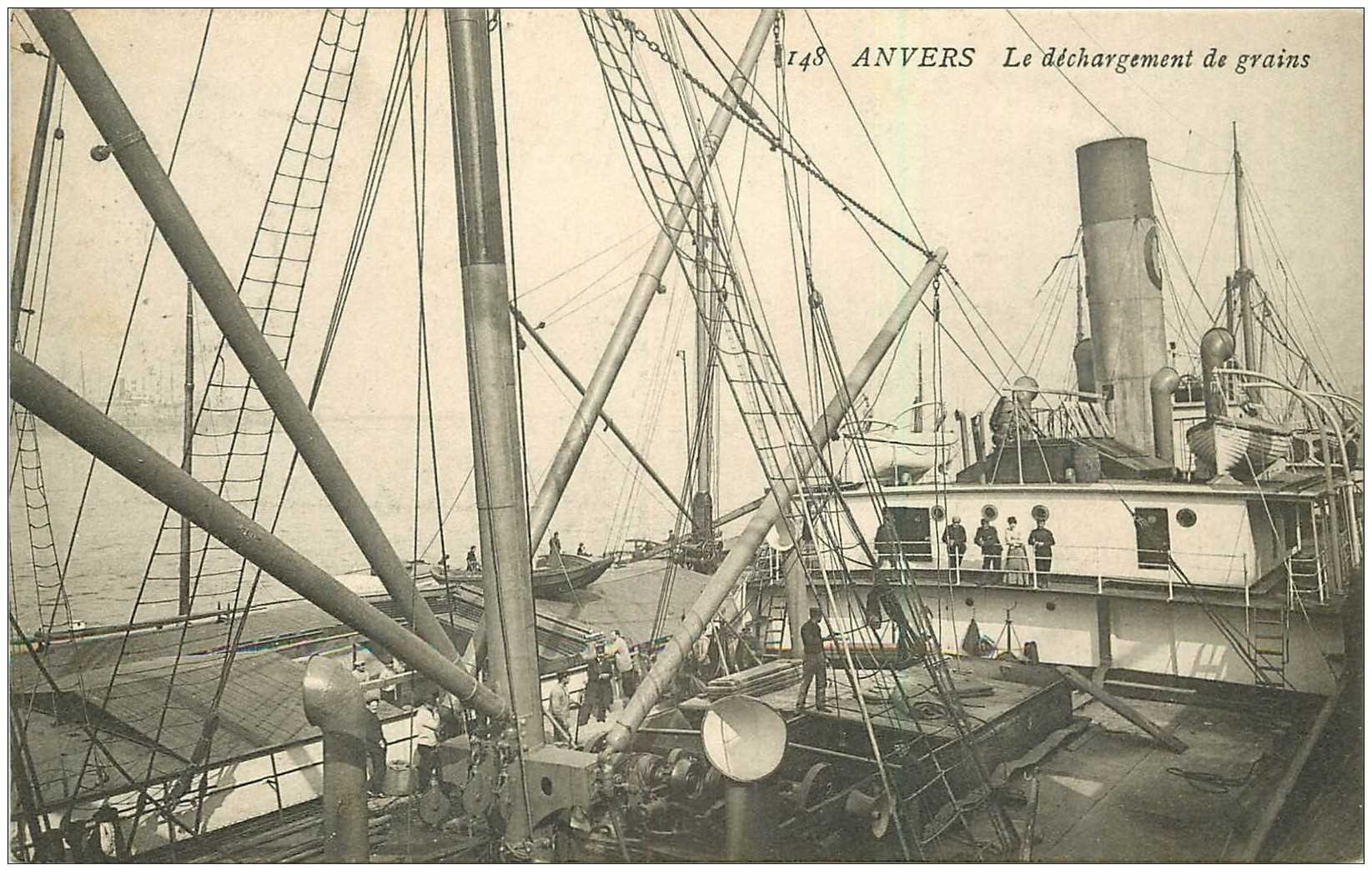 carte postale ancienne ANVERS. Le déchargement de grains de la soute du Navire 1909. Métiers de la Mer