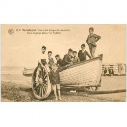 carte postale ancienne Belgique. WENDUYNE. Une jeune équipe de Sauveteurs Marins 1928