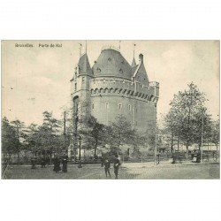 carte postale ancienne BRUXELLES. Porte de Hal écoliers