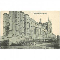 carte postale ancienne MONS. Eglise Sainte Waudrue animation