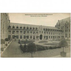 carte postale ancienne PENSIONNAT PASSY FROYENNES. Entrée Cour Honneur