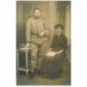 carte postale ancienne PHOTO CARTE POSTALE. Militaire et Femme lisant une revue à identifier. Photographe Bauwens de Liège