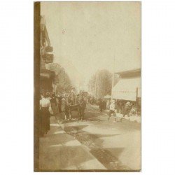 carte postale ancienne Rare OOSTACKER LOURDES. Un attelage dans les Rues. Photo carte postale 1905