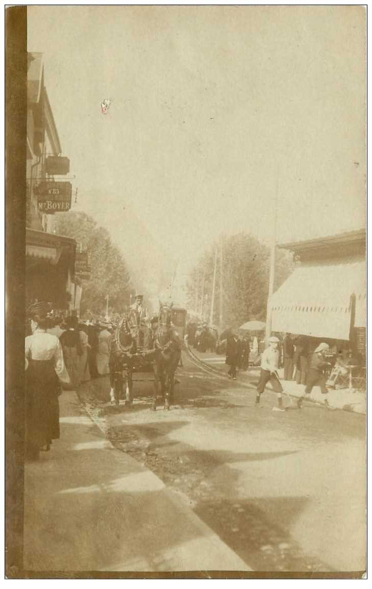 Rare OOSTACKER LOURDES. Un attelage dans les Rues. Photo carte postale 1905