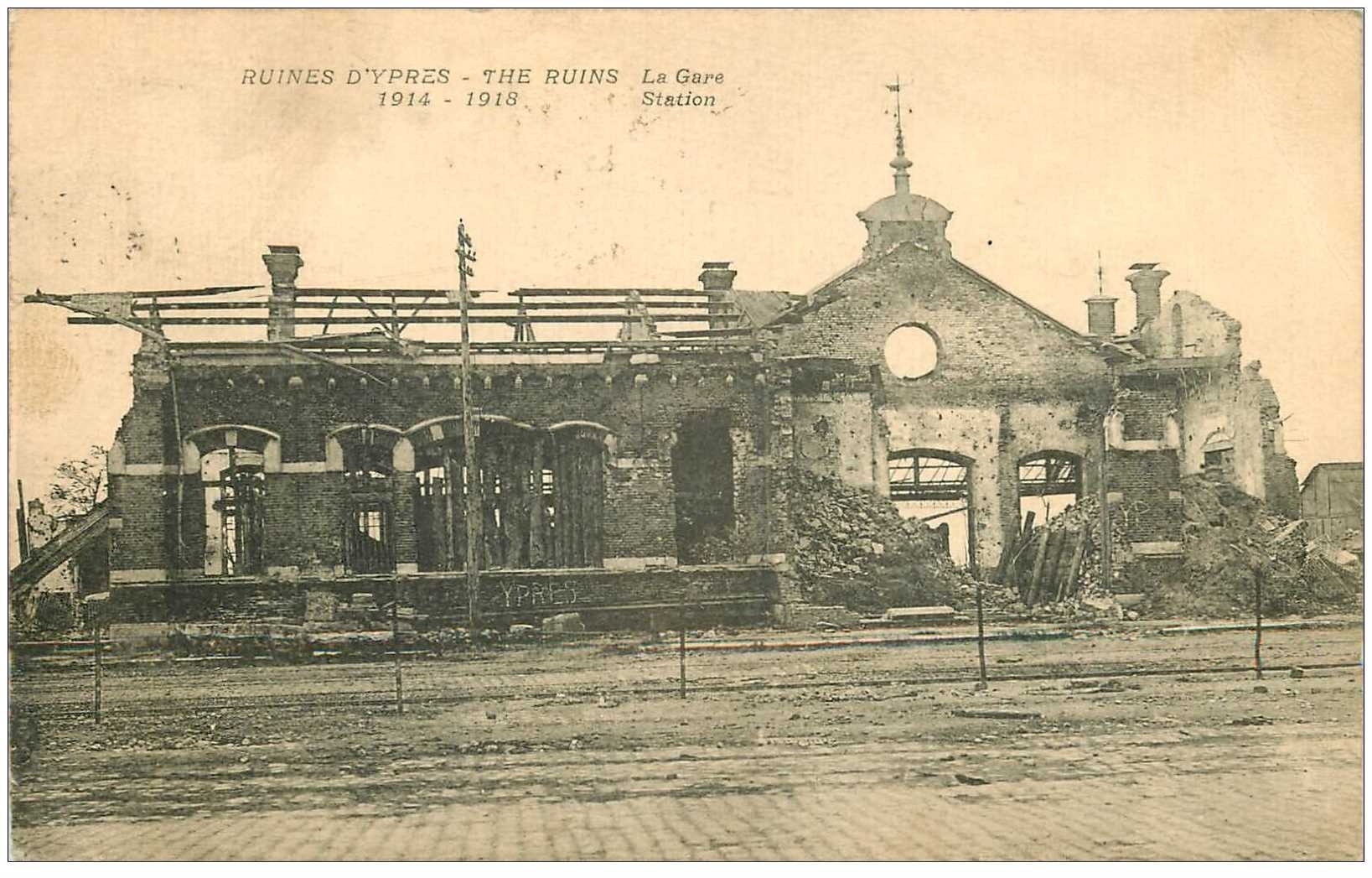 carte postale ancienne YPRES IEPER. La Gare en ruine 1920