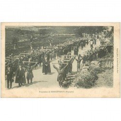 carte postale ancienne ESPAGNE. Roncevaux. La Procession de Roncesvalles. Porteurs de Croix cagoulés