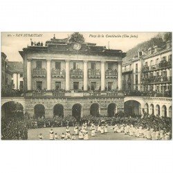 carte postale ancienne Espagne. SAN SEBASTIAN. Fiesta Plaza de la Constitucion