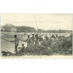 carte postale ancienne ESPAGNE. San Sebastian. Pescadores sobre el Urumea. Les Pêcheurs. Pêche et Poissons