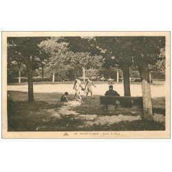 carte postale ancienne 14 SAINT-AUBIN. Joueuses de Tennis dans le Parc