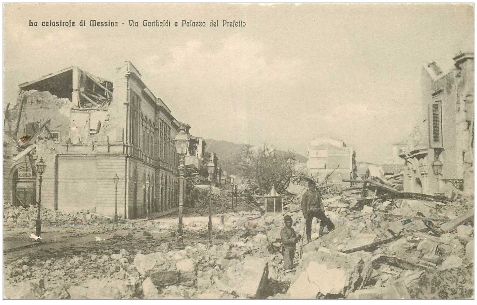 Italia Italie. MESSINA. Via Garibaldi e Palazzo del Prefetto 1916. Plissure transversale