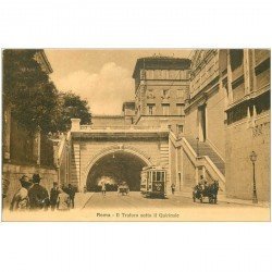 carte postale ancienne Italia. ROMA il Trasforo sotto il Quirinale Tramway et Attelages. Choc trou vers escalier à gauche...