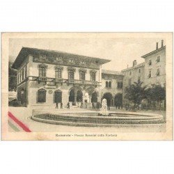 carte postale ancienne Italia. ROVERETO. Piazza Rosmini colla Fontana 1919. Timbre manquant