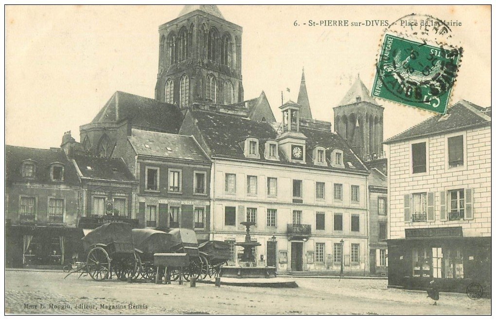 14 SAINT-PIERRE-SUR-DIVES. Place de la Mairie 1909 La Poste et Coiffeur