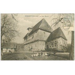 carte postale ancienne 14 TERDOUET TORDOUET. Le Vieux Manoir animation vers 1900