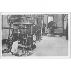 carte postale ancienne LONDON. The Royal Mint. The Medal Presses