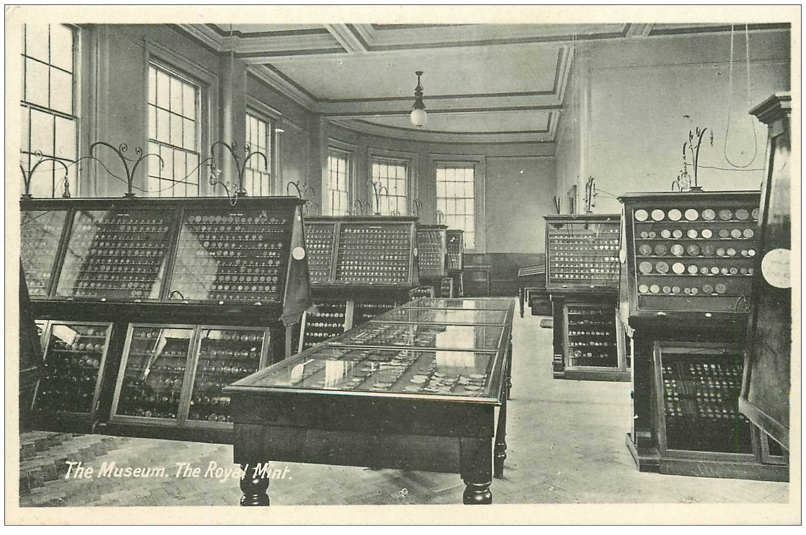 carte postale ancienne LONDON. The Royal Mint. The Museum