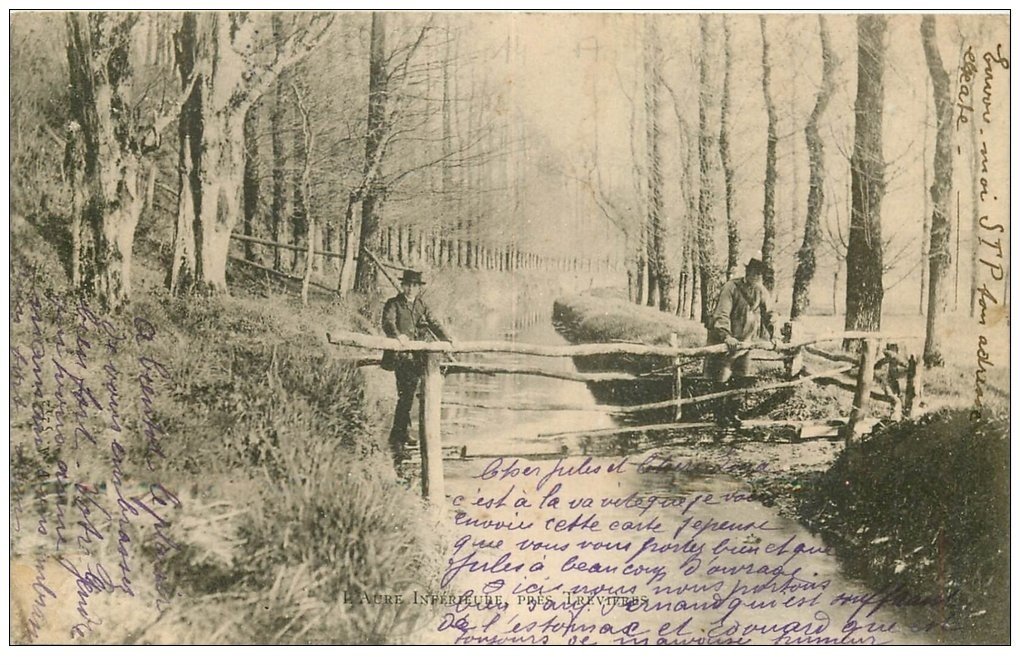 14 TREVIERES. Personnages sur Petit Pont de l'Aure Inférieure 1903