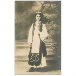 carte postale ancienne SERBIE. Femme en costume Serbe. Photo carte postale