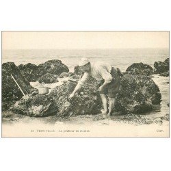 carte postale ancienne 14 TROUVILLE. Le Pêcheur de Moules. Métiers de la Mer