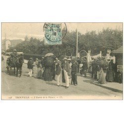 carte postale ancienne 14 TROUVILLE. L'Entrée de la Pelouse 1906