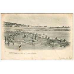carte postale ancienne 14 TROUVILLE. Pêcheurs d'Equilles 1902. Métiers de la Mer