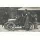 Superbe voiture ancienne avec sûrement des Négociants en vins. Photo Carte postale ancienne vers 1910