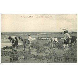 carte postale ancienne 14 VER-SUR-MER. Les Enfants s'amusent 1914