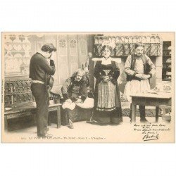 carte postale ancienne FOLKLORE. Campagnes et Provinces. Les Lits clos l'Angélus par Botrel vers 1900