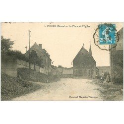 carte postale ancienne 02 PROISY. Place et Eglise 1925