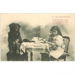 carte postale ancienne LES CHIENS PAR BERGERET. A table un invité mal élevé vers 1900 n° 4