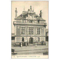carte postale ancienne 14 VILLERS-SUR-MER. Hôtel de Ville animation