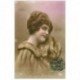 carte postale ancienne FEMMES. Bonne Année 1918 manteau en fourrure et belle coiffure