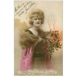 carte postale ancienne FEMMES. Heureuse Année 1922 superbe coiffure et étole de plumes