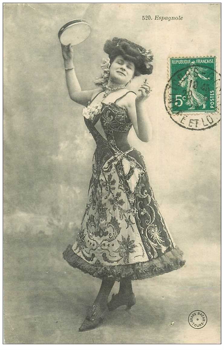 carte postale ancienne FEMMES. Une Espagnole avec tambourin vers 1912...
