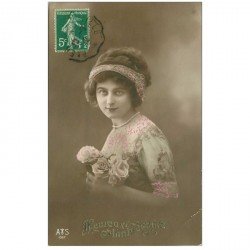 carte postale ancienne SUPERBE FEMME. Heureux Anniversaire 1912
