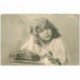 carte postale ancienne MUSIQUE ET MUSICIENS. La joueuse de Violon vers 1900