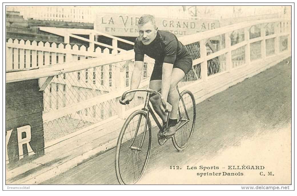 Carte Postale Ancienne Cyclisme – Alpin Sur Vélo – Vintage 1940-45